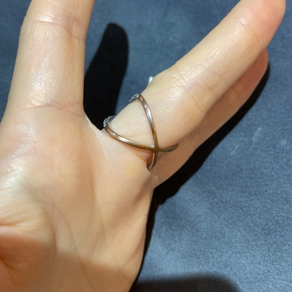 Beautiful ring - Picture 4 of 9